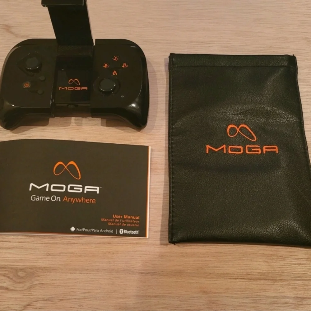 MOGA Mobile Gaming System Bluetooth Android 2.3+ Game On Anywhere 2012.